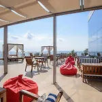 Breathtaking Sea View شقة *