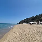 Breathtaking Sea View شقة *